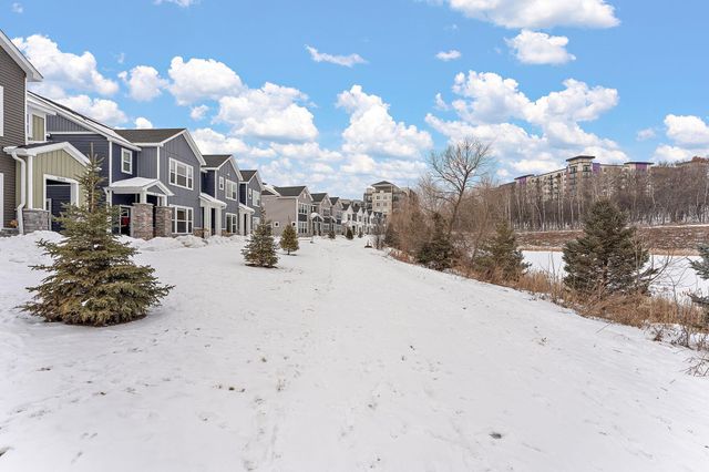 14436 Twin Lakes Circle, Burnsville, MN 55306