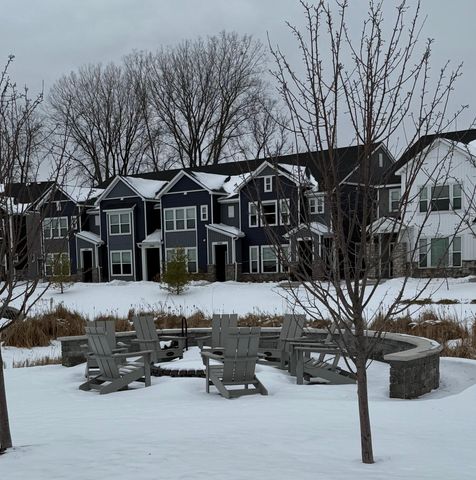 14436 Twin Lakes Circle, Burnsville, MN 55306