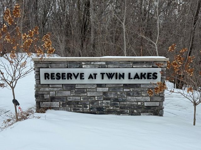 14436 Twin Lakes Circle, Burnsville, MN 55306