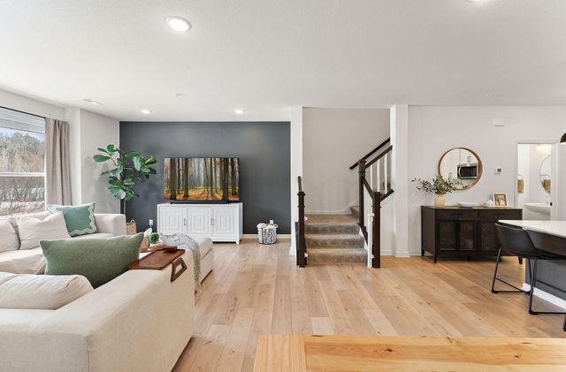 14436 Twin Lakes Circle, Burnsville, MN 55306