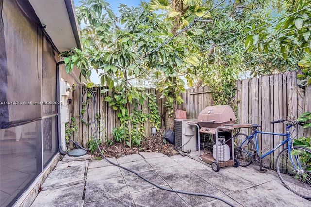 2701 N 34th Ave 1D, Hollywood, FL 33021