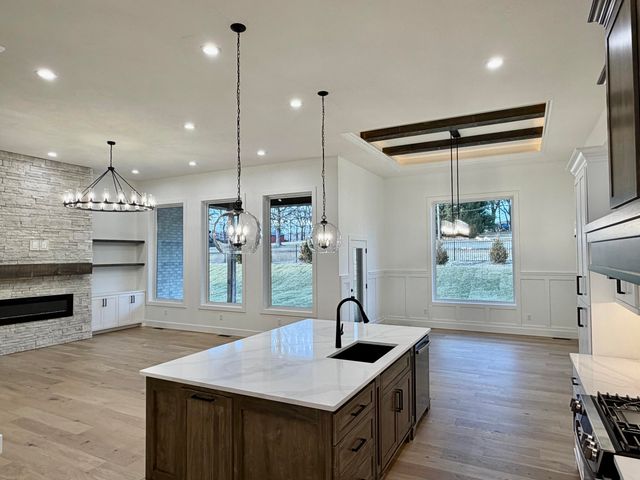 3921 E Woodhue Street, Springfield, MO 65802