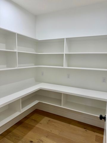 3921 E Woodhue Street, Springfield, MO 65802