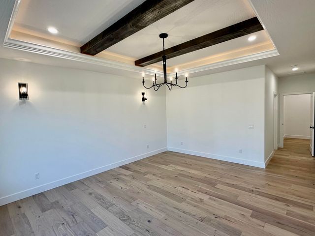 3921 E Woodhue Street, Springfield, MO 65802