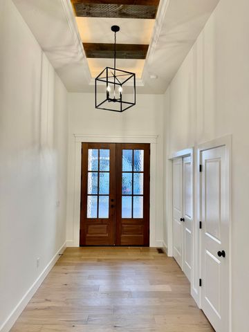 3921 E Woodhue Street, Springfield, MO 65802