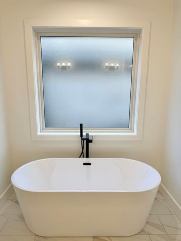 3921 E Woodhue Street, Springfield, MO 65802