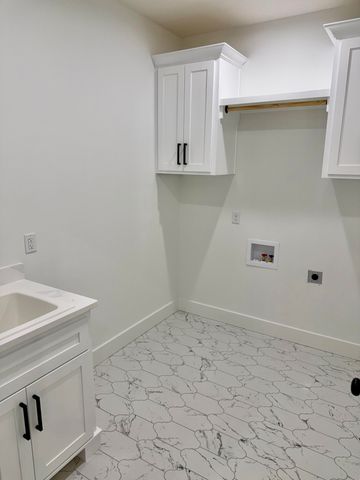 3921 E Woodhue Street, Springfield, MO 65802