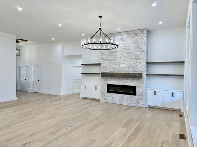 3921 E Woodhue Street, Springfield, MO 65802