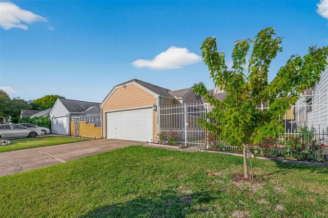 11866 Plumbrook Drive, Houston, TX 77099