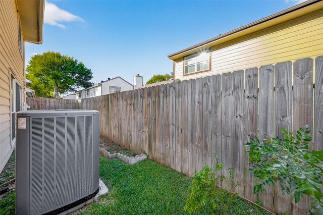 11866 Plumbrook Drive, Houston, TX 77099