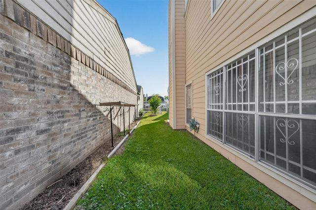 11866 Plumbrook Drive, Houston, TX 77099