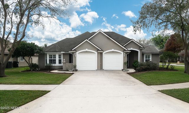 2923 SOUTHBANK Circle, Green Cove Springs, FL 32043