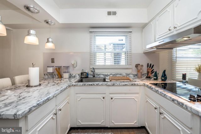 27 EAST LN, Willingboro, NJ 08046