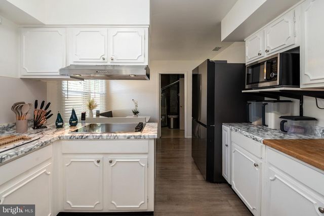 27 EAST LN, Willingboro, NJ 08046