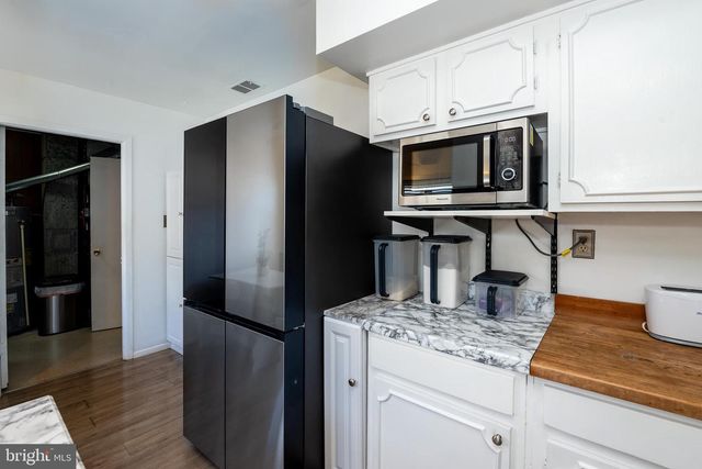 27 EAST LN, Willingboro, NJ 08046