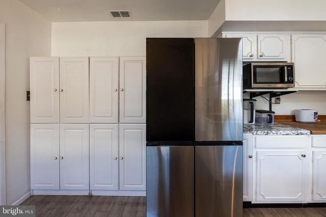 27 EAST LN, Willingboro, NJ 08046