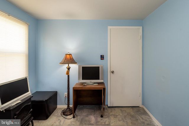 27 EAST LN, Willingboro, NJ 08046