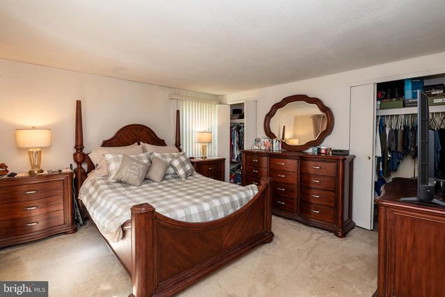 27 EAST LN, Willingboro, NJ 08046