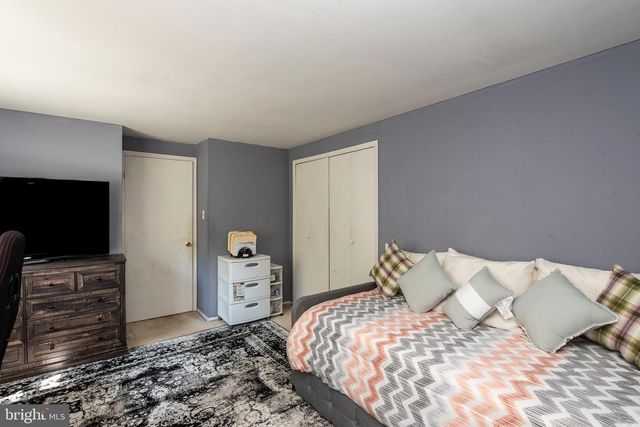 27 EAST LN, Willingboro, NJ 08046