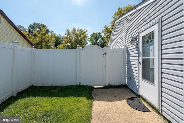27 EAST LN, Willingboro, NJ 08046