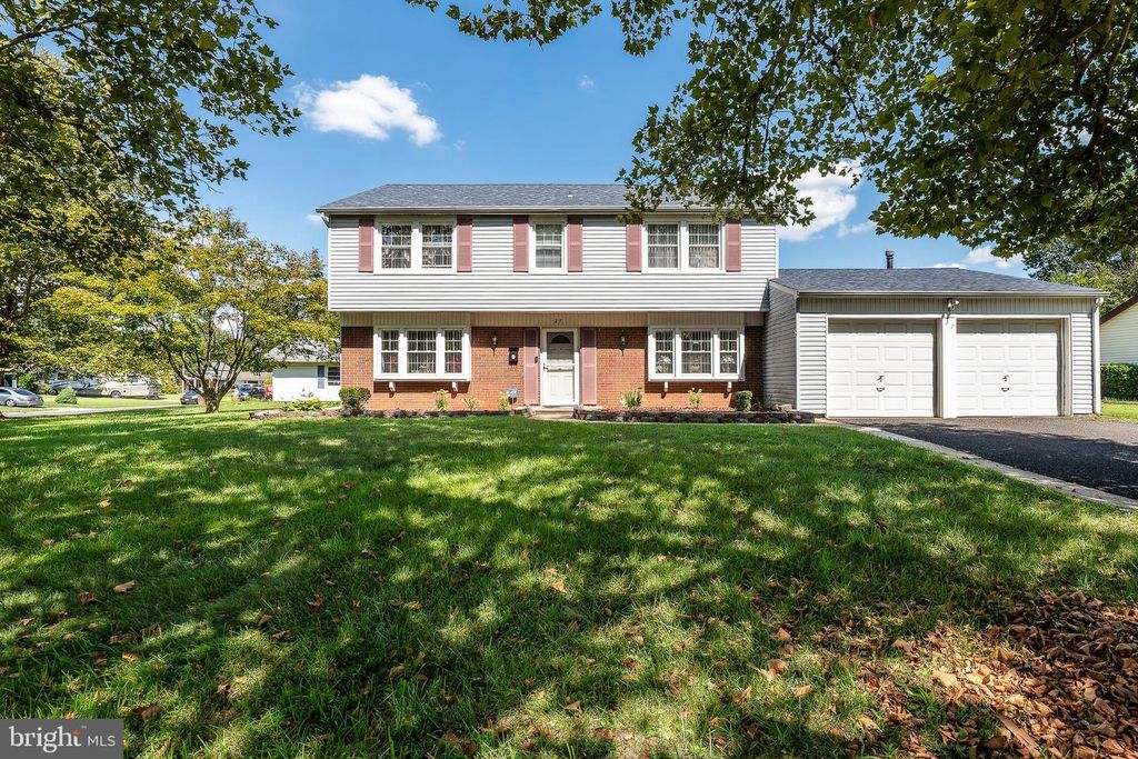 27 EAST LN, Willingboro, NJ 08046
