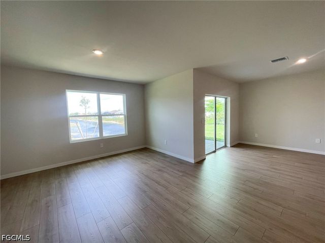 1321 NE 9th ST, Cape Coral, FL 33909