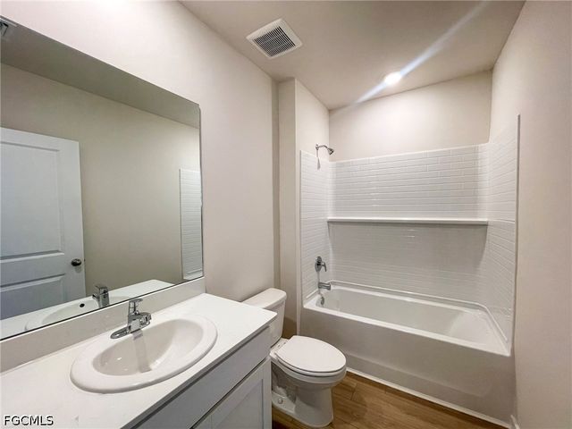 1321 NE 9th ST, Cape Coral, FL 33909