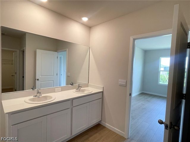 1321 NE 9th ST, Cape Coral, FL 33909