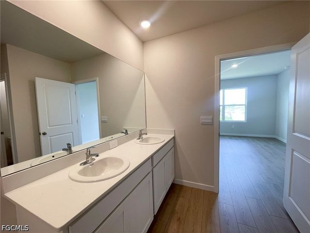 1321 NE 9th ST, Cape Coral, FL 33909