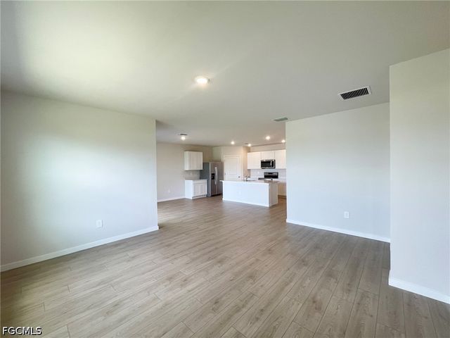 1321 NE 9th ST, Cape Coral, FL 33909