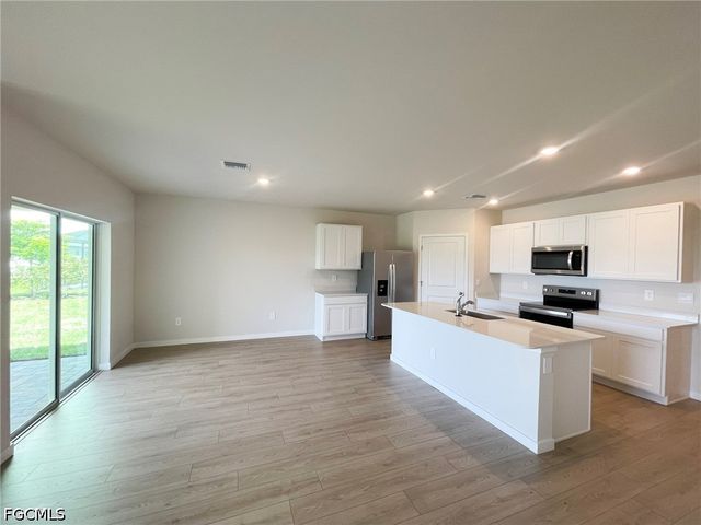 1321 NE 9th ST, Cape Coral, FL 33909