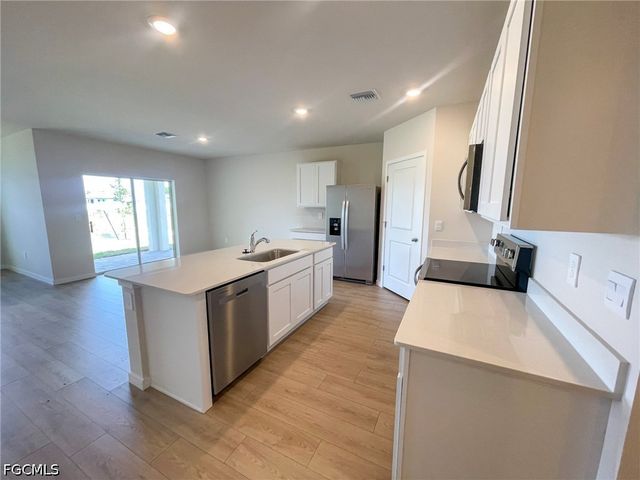 1321 NE 9th ST, Cape Coral, FL 33909