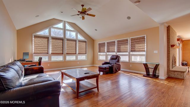 42 Daum Road, Manalapan, NJ 07726