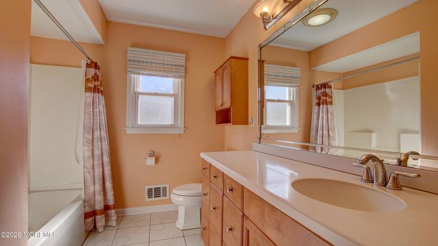 42 Daum Road, Manalapan, NJ 07726