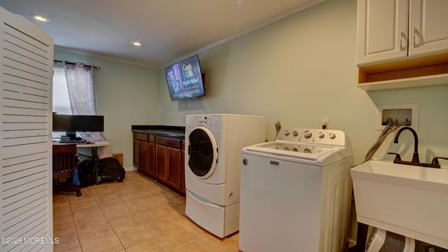 42 Daum Road, Manalapan, NJ 07726