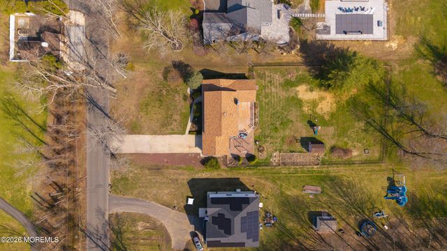 42 Daum Road, Manalapan, NJ 07726