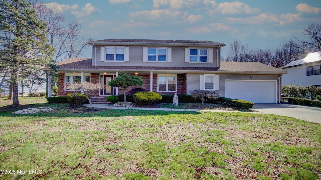 42 Daum Road, Manalapan, NJ 07726