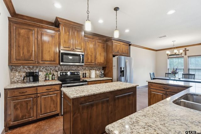 20846 County Road 26, Tyler, TX 75705