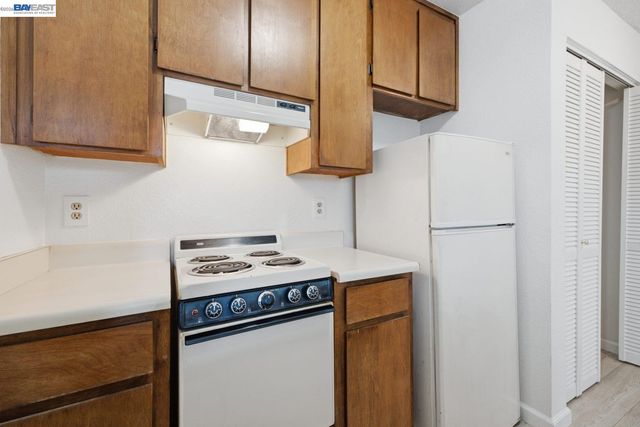 620 River Oak Way 81, Hayward, CA 94544