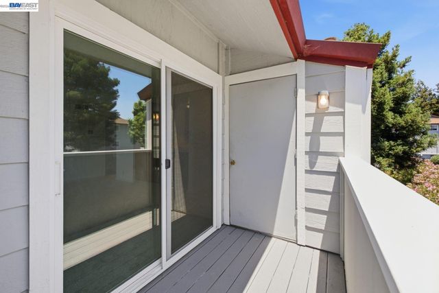 620 River Oak Way 81, Hayward, CA 94544