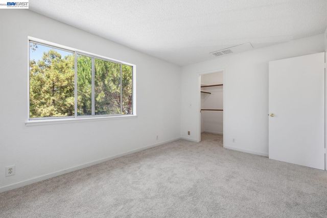 620 River Oak Way 81, Hayward, CA 94544