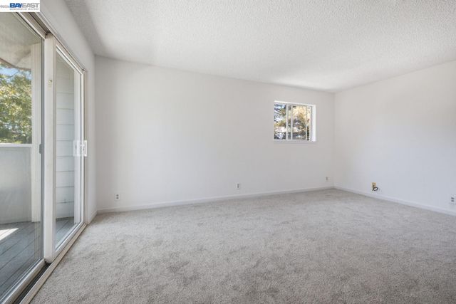 620 River Oak Way 81, Hayward, CA 94544