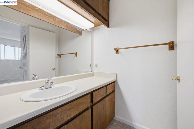 620 River Oak Way 81, Hayward, CA 94544