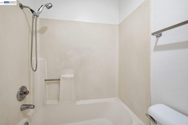 620 River Oak Way 81, Hayward, CA 94544