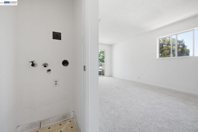 620 River Oak Way 81, Hayward, CA 94544