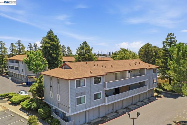 620 River Oak Way 81, Hayward, CA 94544