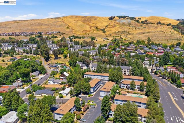 620 River Oak Way 81, Hayward, CA 94544