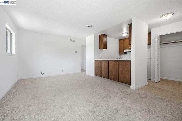 620 River Oak Way 81, Hayward, CA 94544