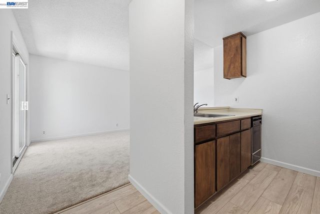 620 River Oak Way 81, Hayward, CA 94544