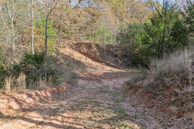 46500 Bob Crouch Road, Earlsboro, OK 74840